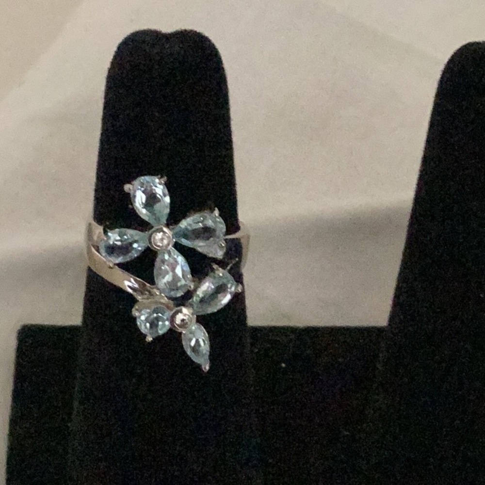 Silver (925) topaz floral ring